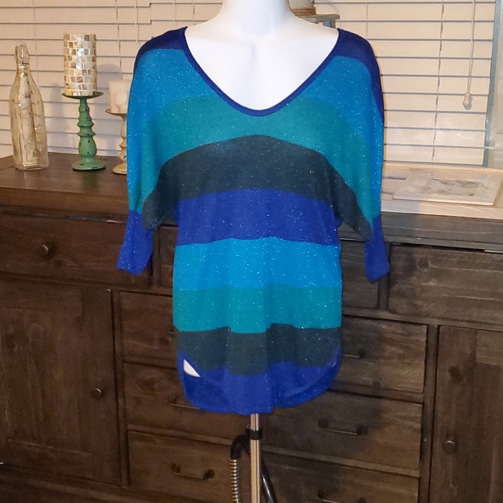 Scoop neck sweater